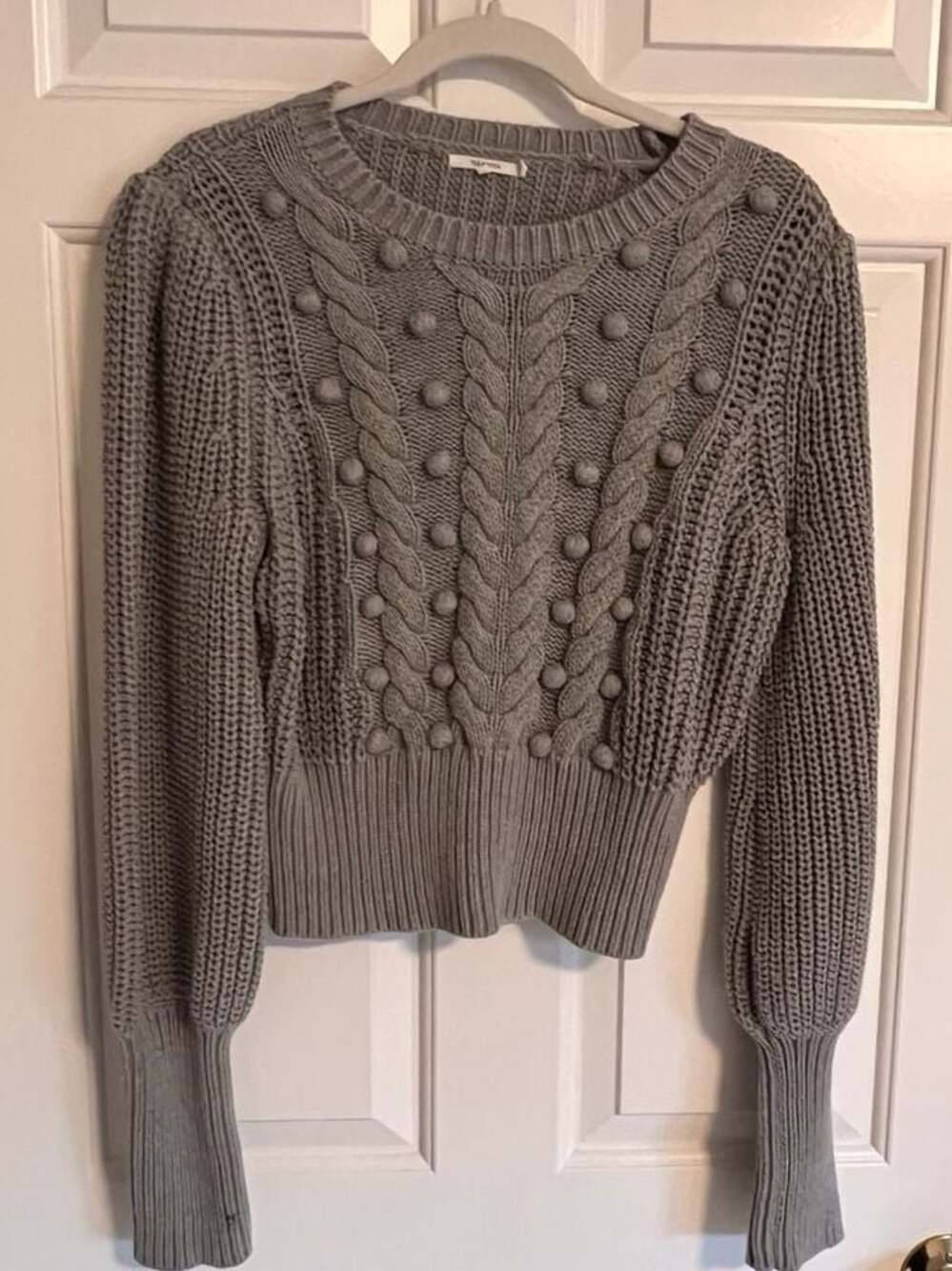 Tularosa Gray Bobble Cable‎ Knit Cropped Sweater with Bishop Sleeves